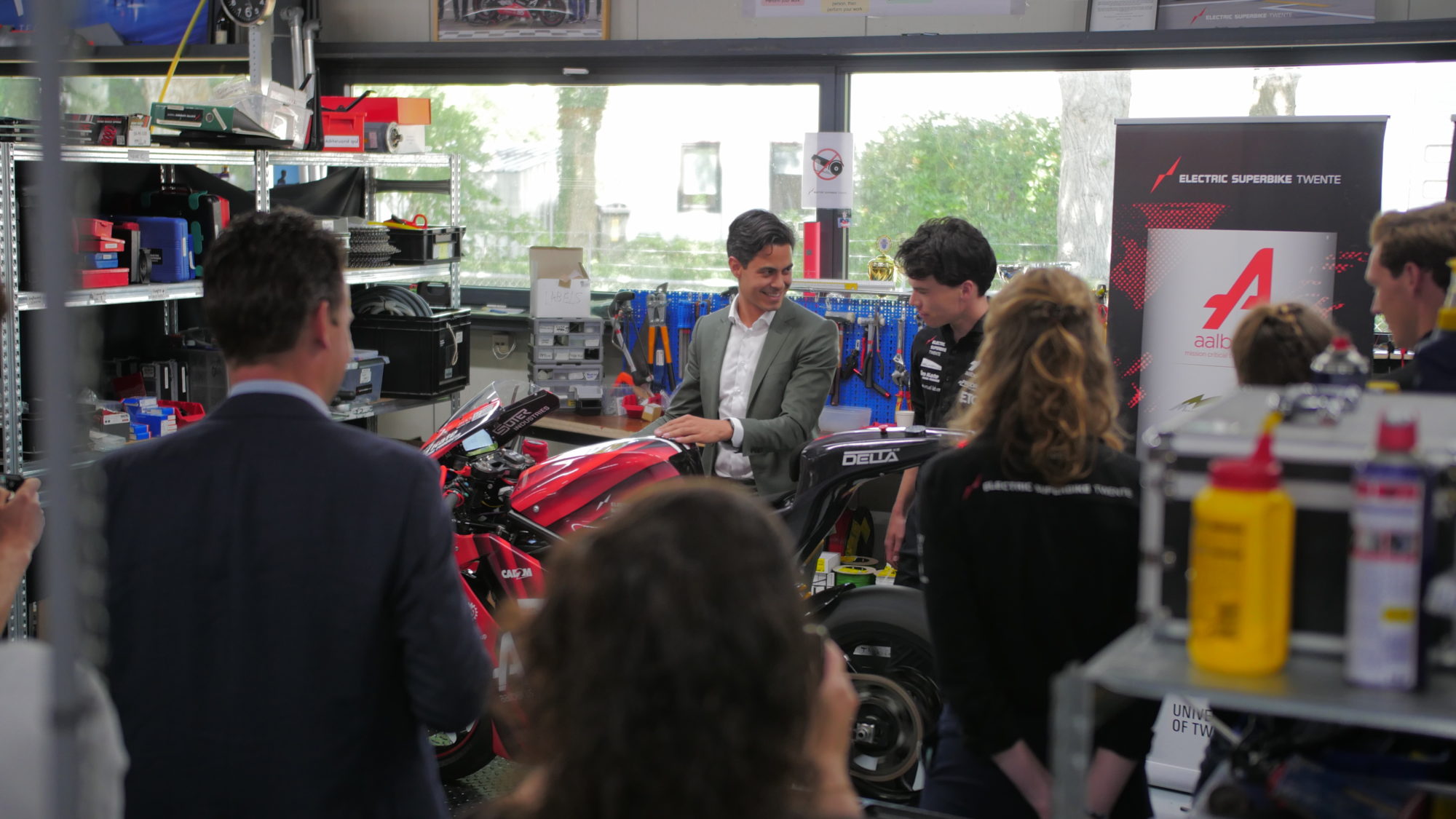 Students give minister a glimpse into the technology of the future